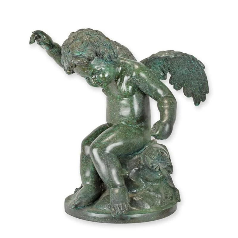 Casa Padrino Luxus Bronze Skulptur Sitzender Putto mit Flügeln Grün 35 x 42 x H. 48,7 cm - Bronzefigur im Barockstil - Deko Figur