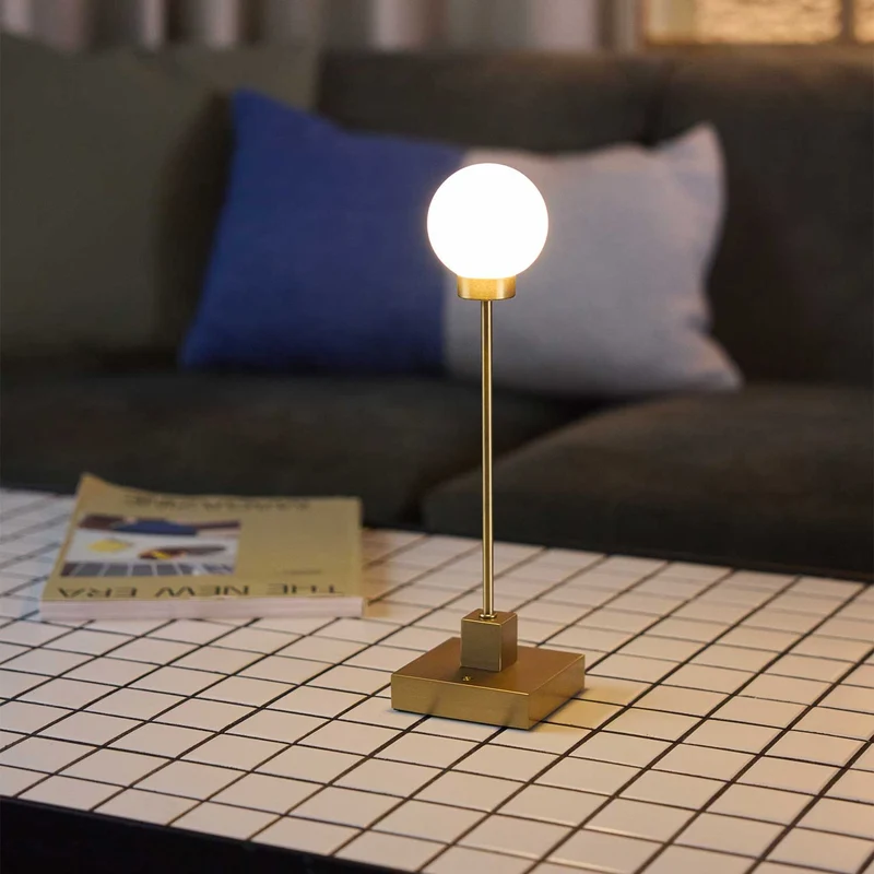Snowball - Lampe à poser sans fil LED en acier, style minimaliste