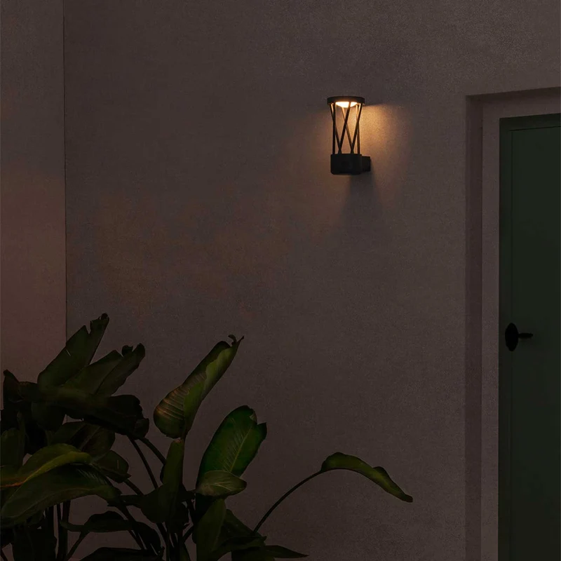 Twist - Applique murale LED d’extérieur en acier, style contemporain