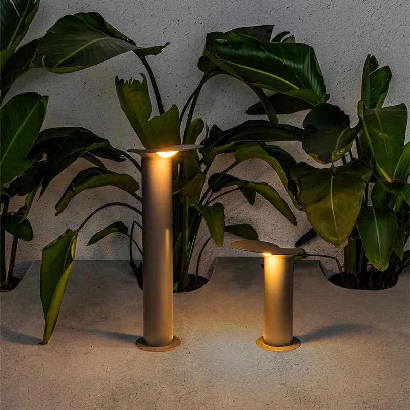 Lotus - Borne extérieure en aluminium et verre, style contemporain