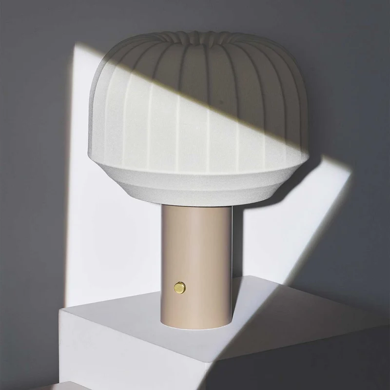 Tradition - Lampe à poser en textile tricoté et métal, style japandi