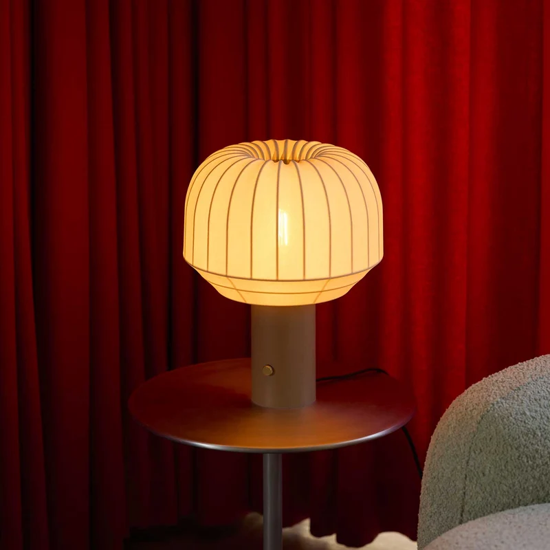 Tradition - Lampe à poser en textile tricoté et métal, style japandi