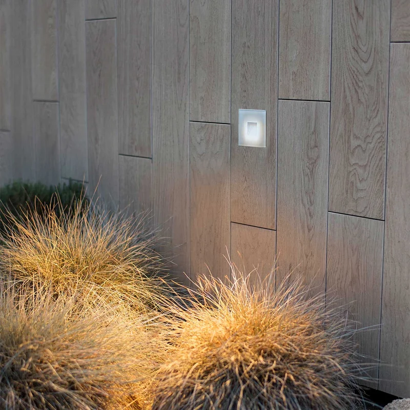 Dart - Spot LED d’extérieur en acier, style contemporain