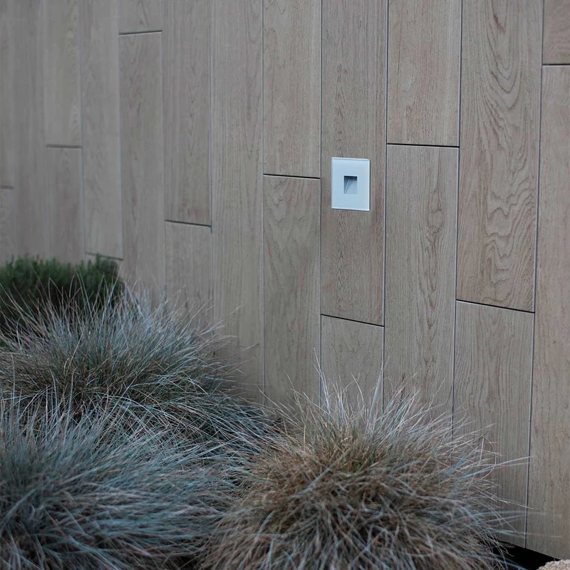 Dart - Spot LED d’extérieur en acier, style contemporain
