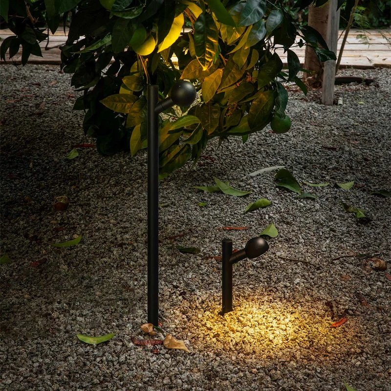 Brot - Piquet LED en acier, style contemporain