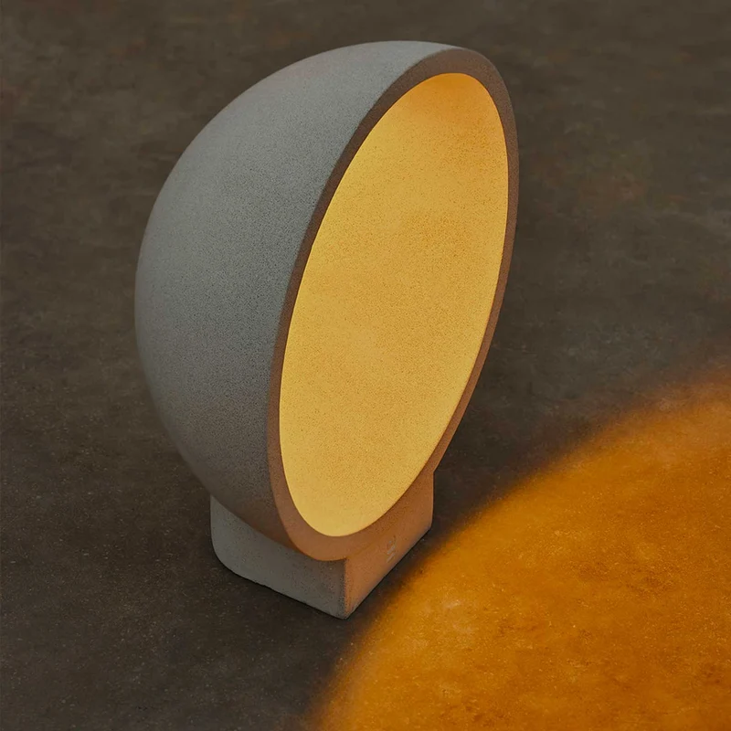 Gaia - Potelet LED en béton, style contemporain