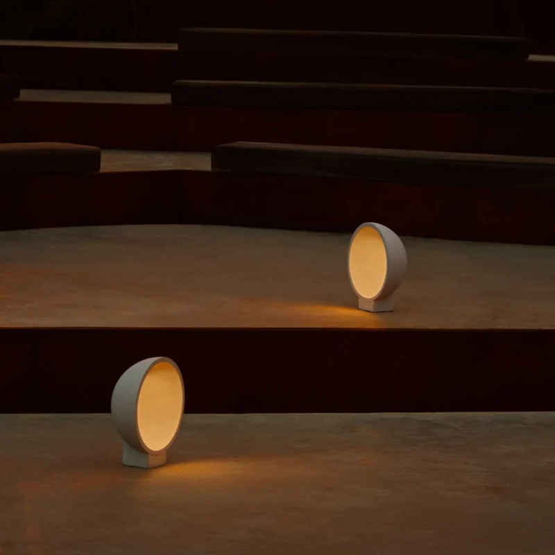 Gaia - Potelet LED en béton, style contemporain