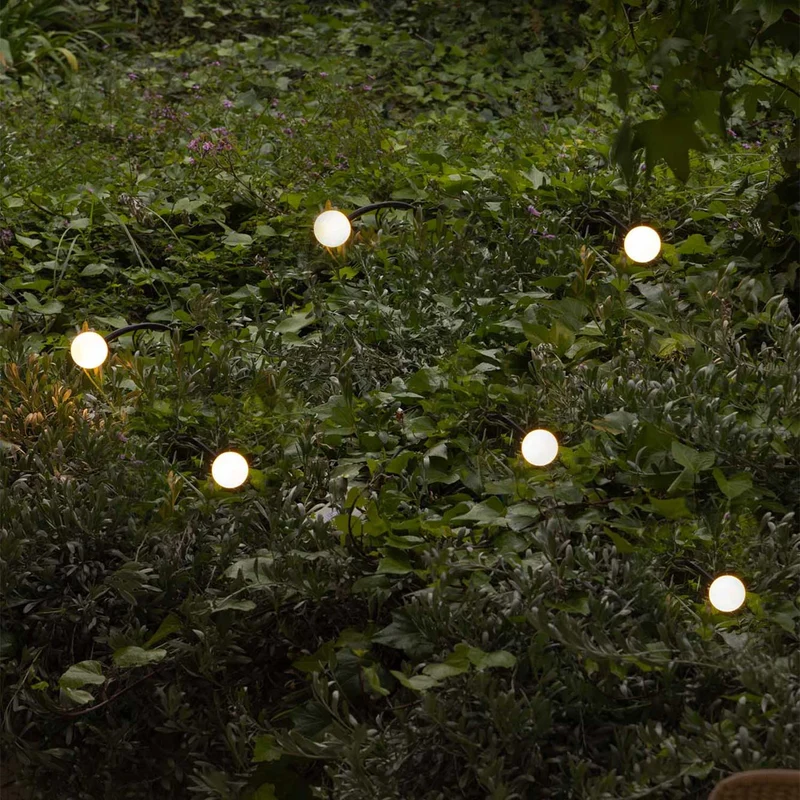 Cuca - Piquet LED en acier et verre, style contemporain