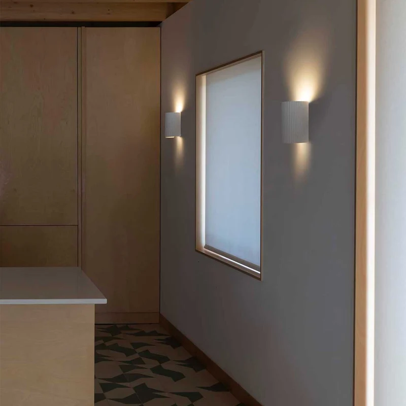 Trama - Applique murale en acier, style contemporain