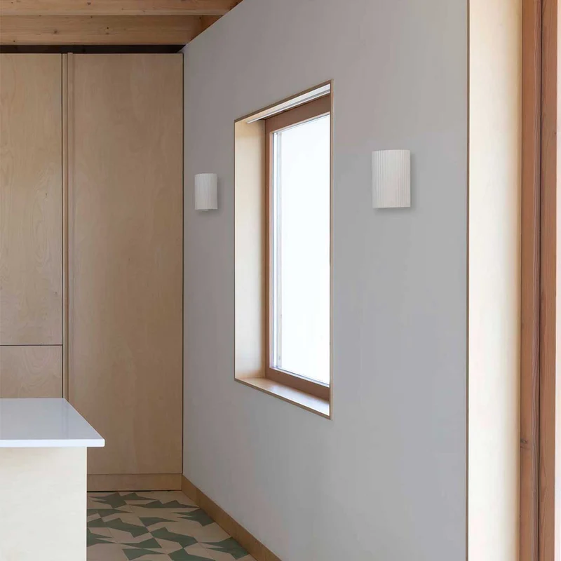 Trama - Applique murale en acier, style contemporain