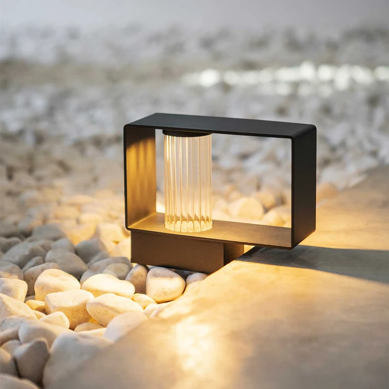 Frame - Borne extérieure LED en acier et verre, style contemporain, H 11,4 à 40 cm