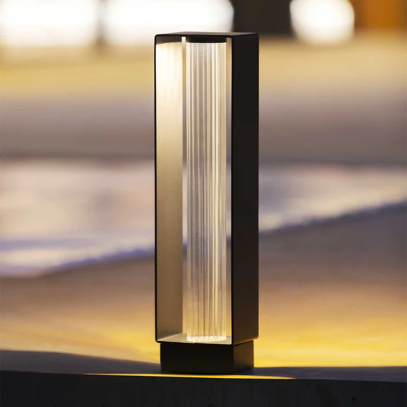 Frame - Borne extérieure LED en acier et verre, style contemporain, H 11,4 à 40 cm