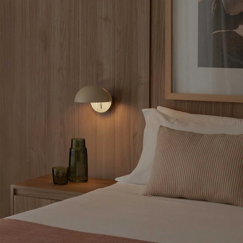 Matilda - Applique murale orientable en acier, style contemporain