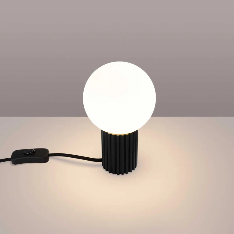 Isis - Lampe à poser contemporaine en aluminium et verre