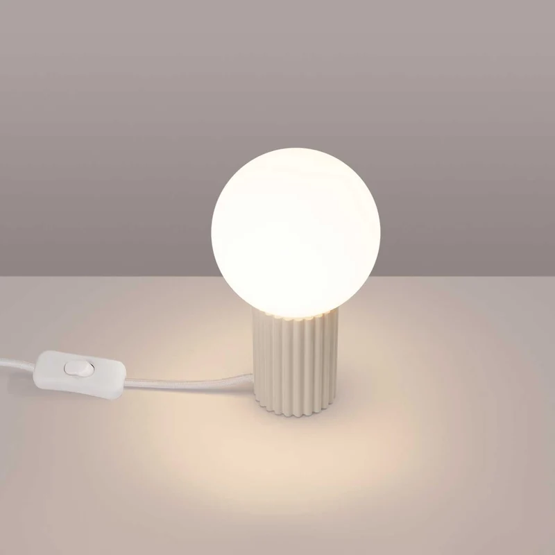 Isis - Lampe à poser contemporaine en aluminium et verre
