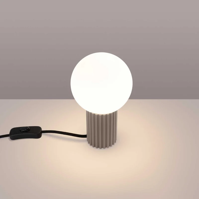 Isis - Lampe à poser contemporaine en aluminium et verre