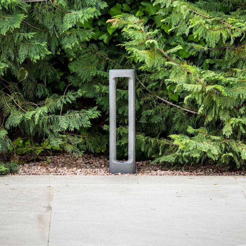 Totem - Borne LED en béton, style contemporain