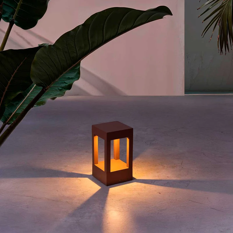 Agra - Potelet LED en acier, style contemporain