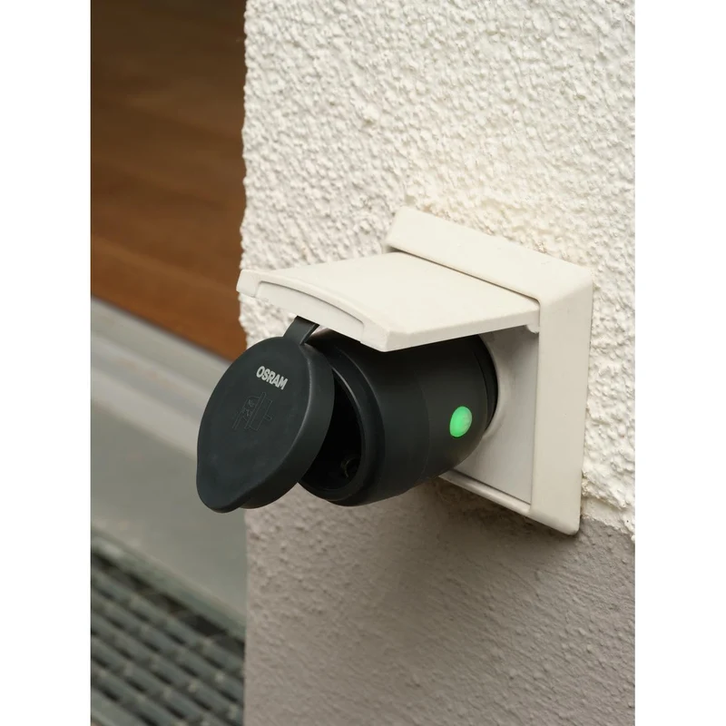 LEDANCE ZigBee SMART+ presa compatta intelligente da esterno, nera