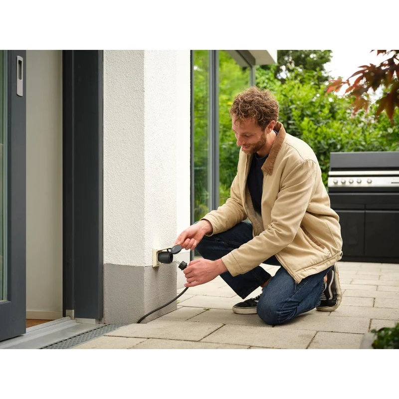 LEDANCE ZigBee SMART+ presa compatta intelligente da esterno, nera