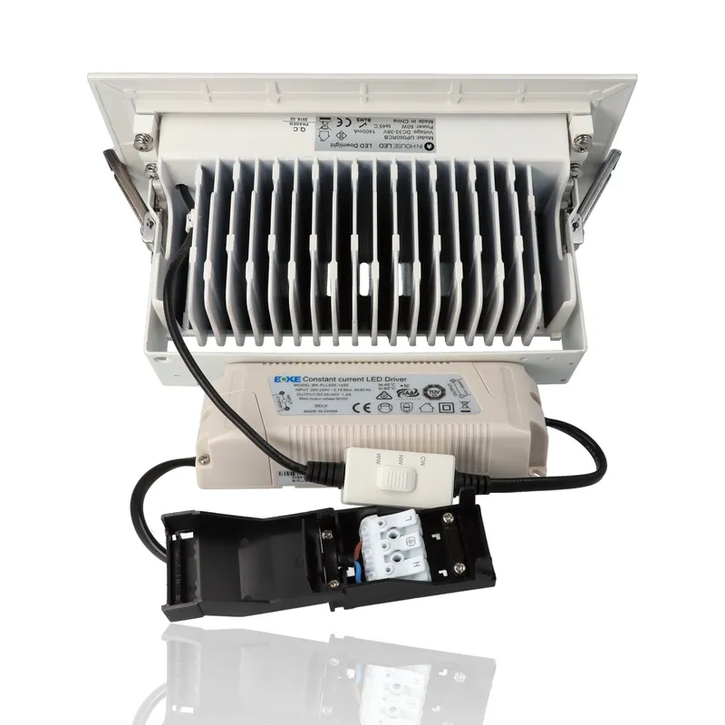 Faretto LED rettangolare da incasso mis.246x156mm, orientabile, 60W, 220Vac, con regolazione temperatura luce (Calda - Naturale - Fredda) - Bianco