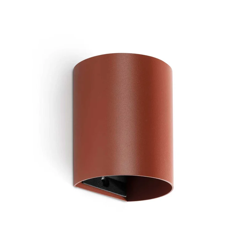 Sole - Applique murale compacte en acier, style contemporain
