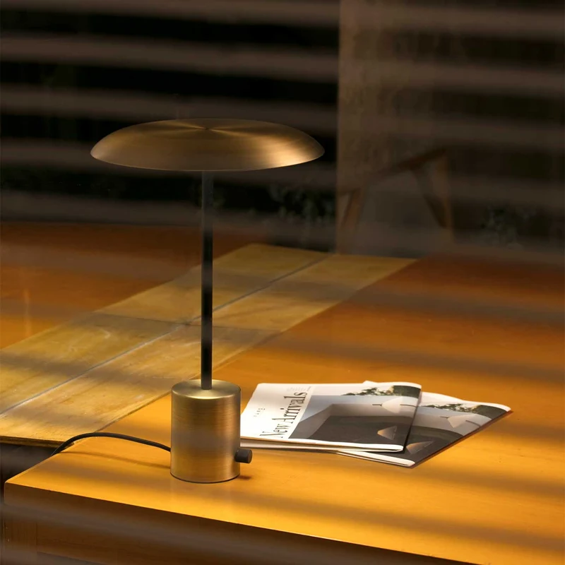 Hoshi - Lampe à poser en acier, style contemporain