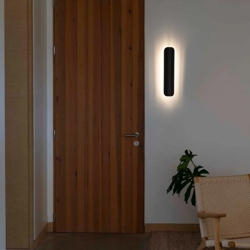 Novo - Applique murale LED en acier, style contemporain