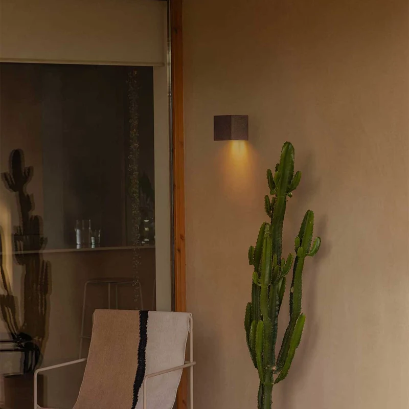 Grot - Applique murale LED d’extérieur en béton, style contemporain