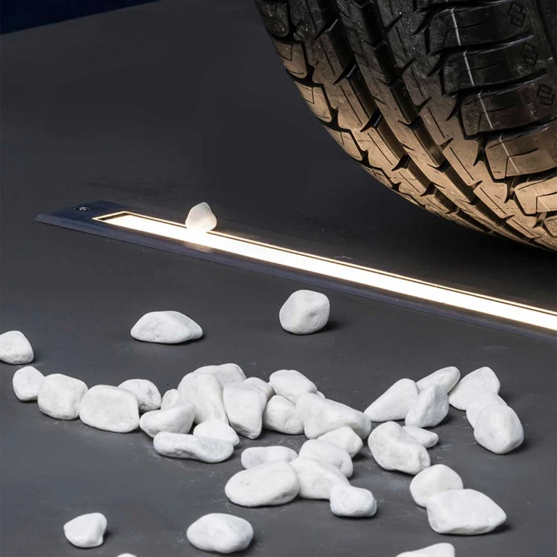 Falls - Spot LED en inox satiné et verre, style contemporain