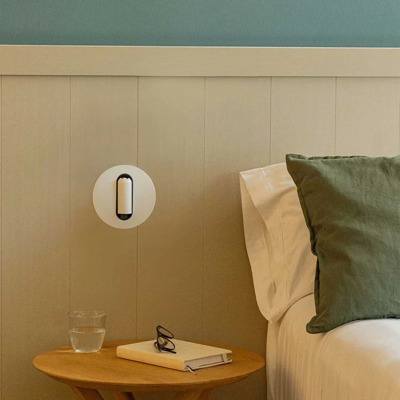 Timit - Applique murale LED avec liseuse USB en acier et verre, style contemporain