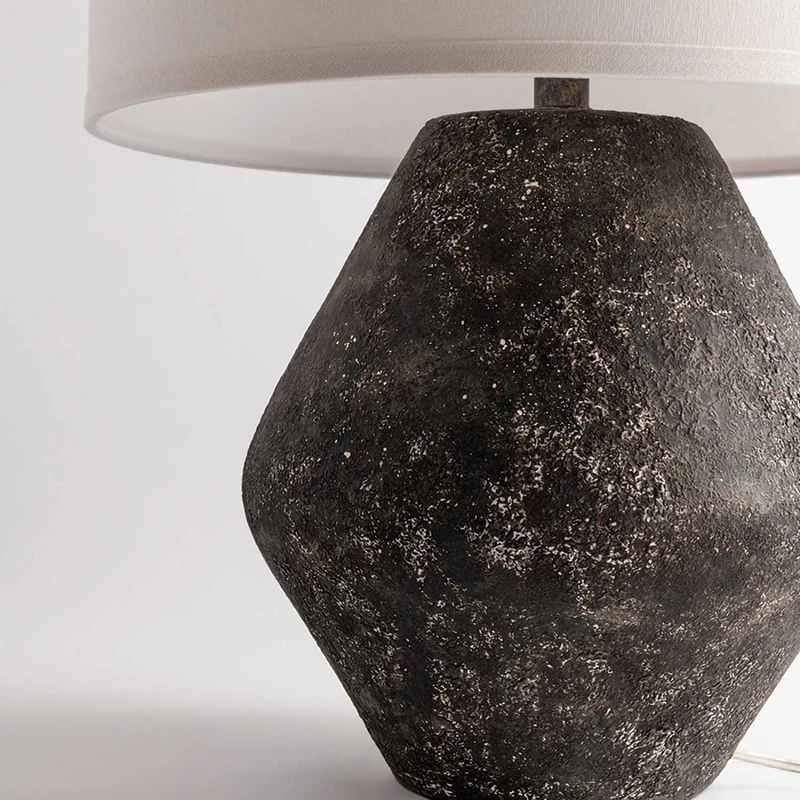 Artifact - Lampe à poser en pierre de lave et lin, style ethnique