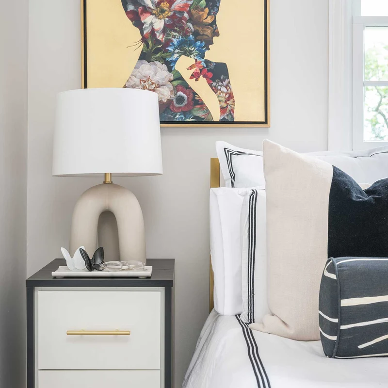 Mills Pond - Lampe à poser en céramique et lin, style contemporain