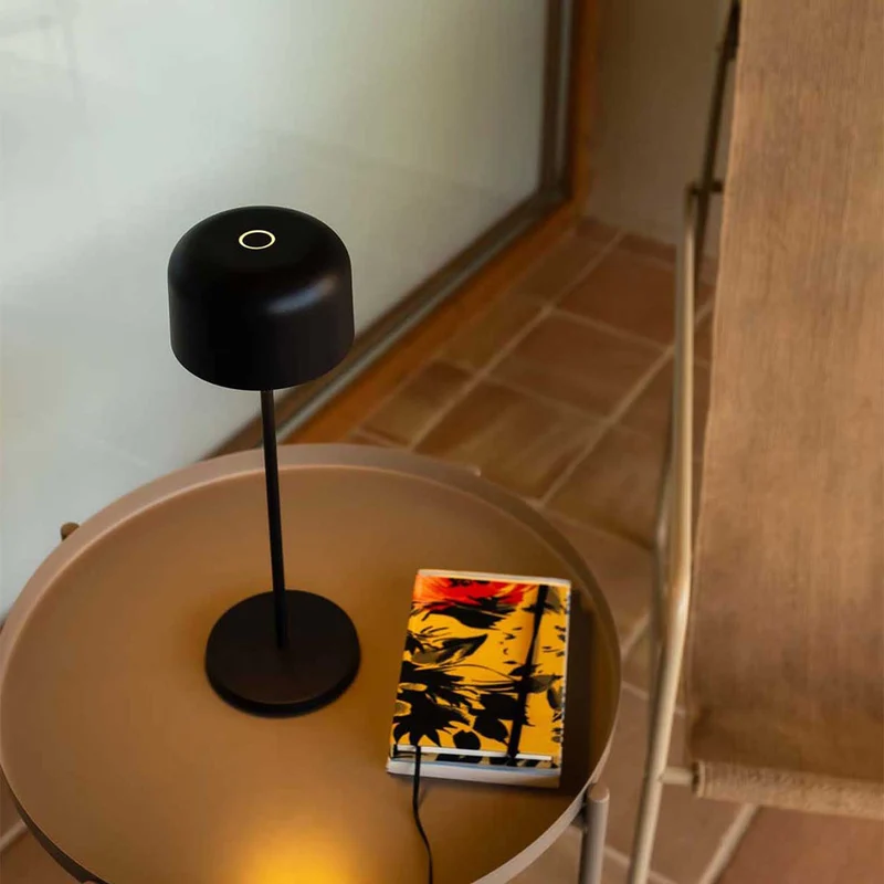 Mavis - Lampe à poser sans fil en acier, style contemporain