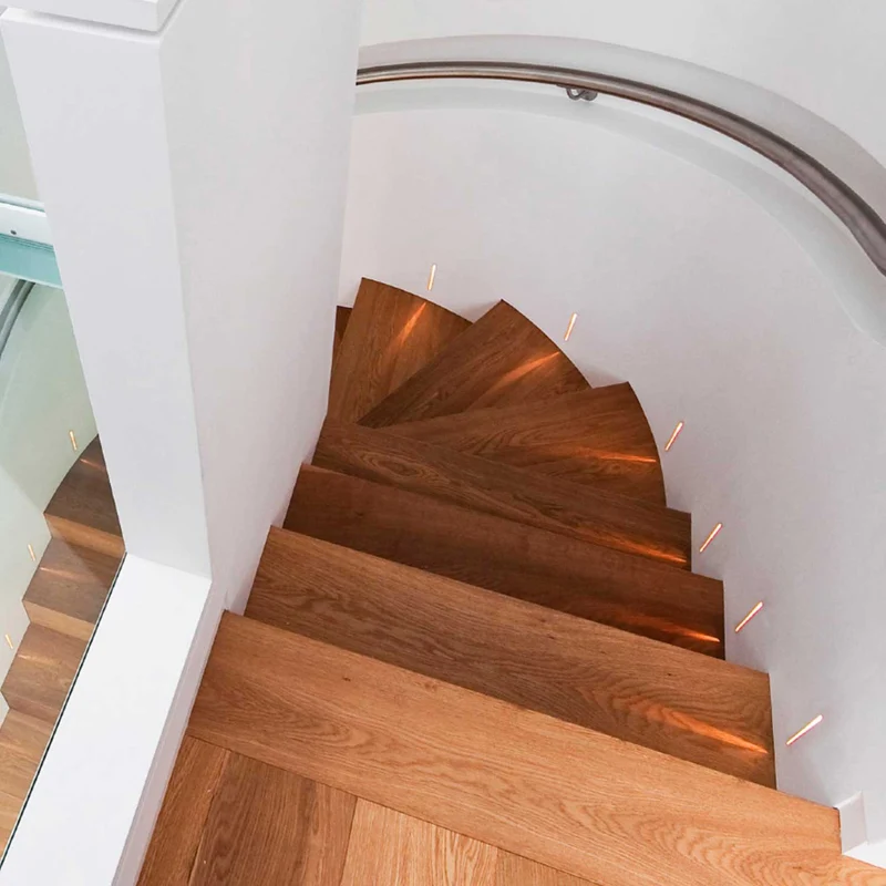 Plas - Spot LED en acier, style contemporain
