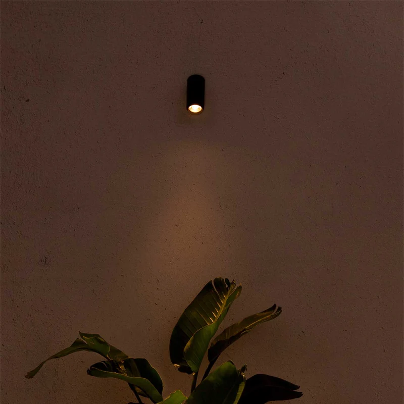 Plom - Projecteur LED d’extérieur en acier, style contemporain