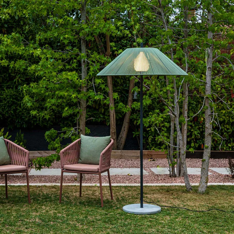 Saigon - Lampadaire d’extérieur en acier, style contemporain