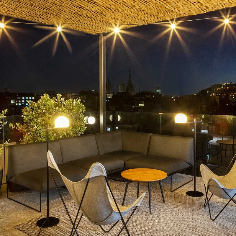 Circ - Lampadaire extérieur LED IP55 en acier et polyéthylène, style contemporain