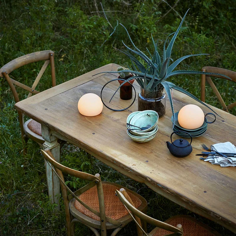 Circ - Lampe à poser sans fil LED IP67 en acier et polyéthylène, style contemporain