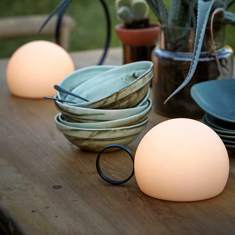 Circ - Lampe à poser sans fil LED IP67 en acier et polyéthylène, style contemporain