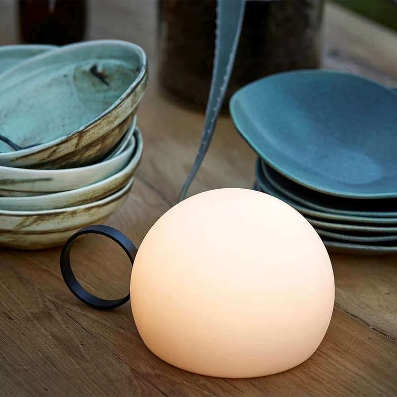 Circ - Lampe à poser sans fil LED IP67 en acier et polyéthylène, style contemporain