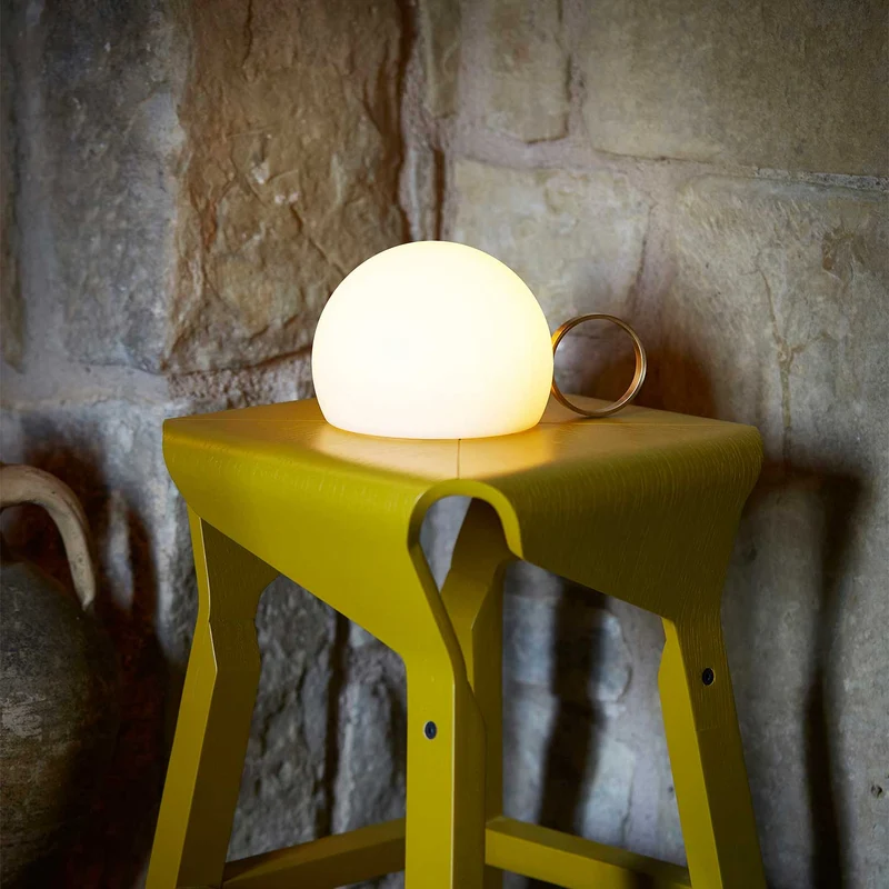 Circ - Lampe à poser sans fil LED IP67 en acier et polyéthylène, style contemporain