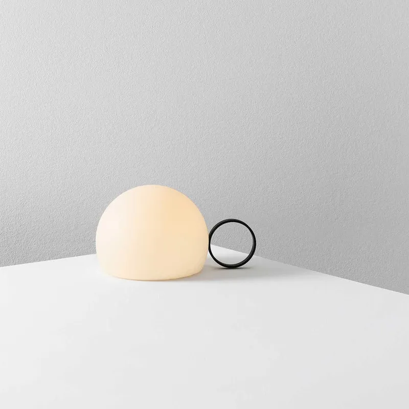 Circ - Lampe à poser sans fil LED IP67 en acier et polyéthylène, style contemporain