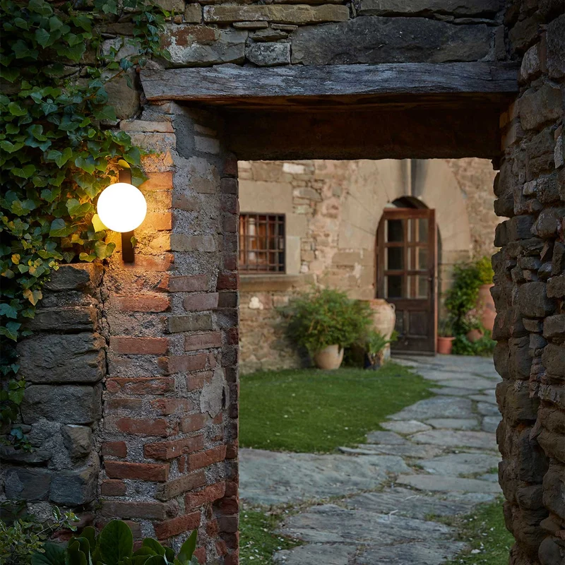 Circ - Applique murale LED IP55 en acier et polyéthylène, style contemporain, H 30 cm