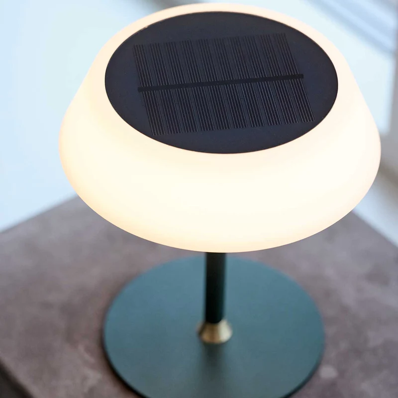 Solar - Lampe solaire LED en métal, style contemporain
