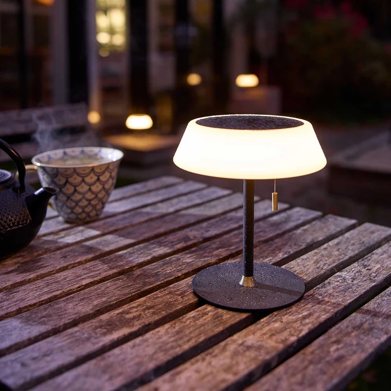 Solar - Lampe solaire LED en métal, style contemporain