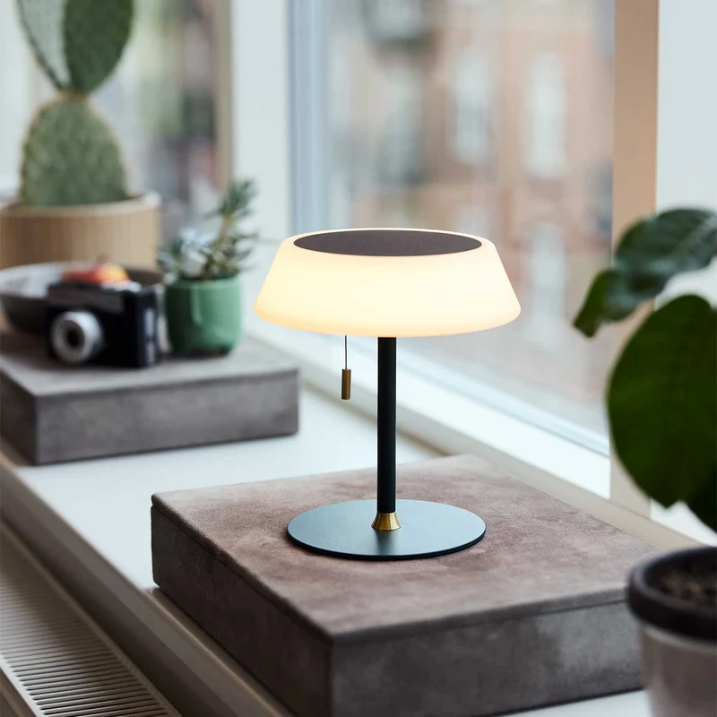 Solar - Lampe solaire LED en métal, style contemporain