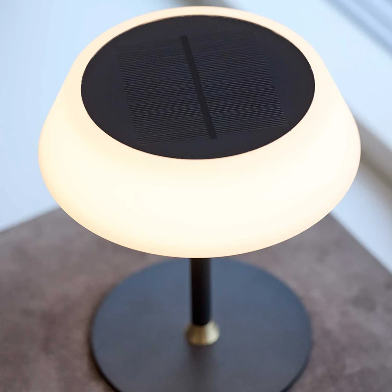 Solar - Lampe solaire LED en métal, style contemporain