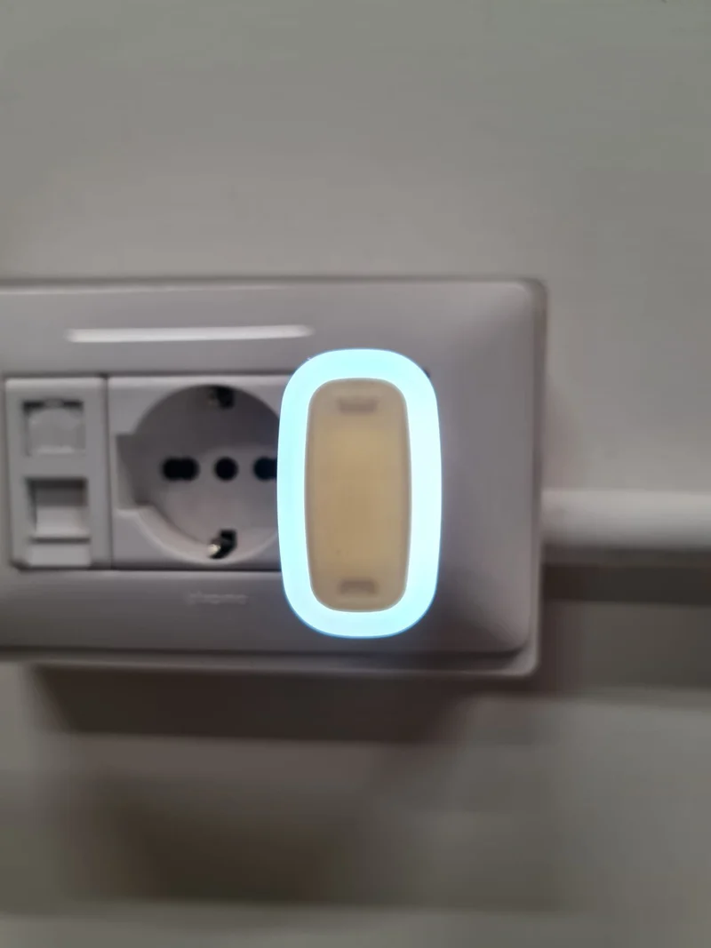 LinkLED Punto luce notturno a led, luce led da notte, led bianco con interruttore, luce notturna bambini