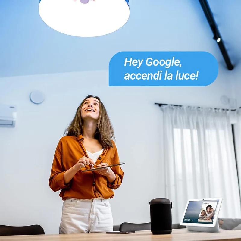 Ezviz LB1 Lampadina a LED Smart Wi-Fi, 8W 806 Lumen, controlli vocali, compatibile con Alexa, attacco E27, luce calda 2700K, dimmerabile